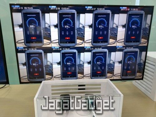 ZTE Pamerkan Smartphone 1 Gigabit Pertama dengan Snapdragon 835 1 zte 1 gigabit phone (2)