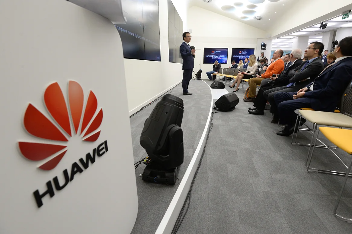 Huawei Rekrut di Rusia