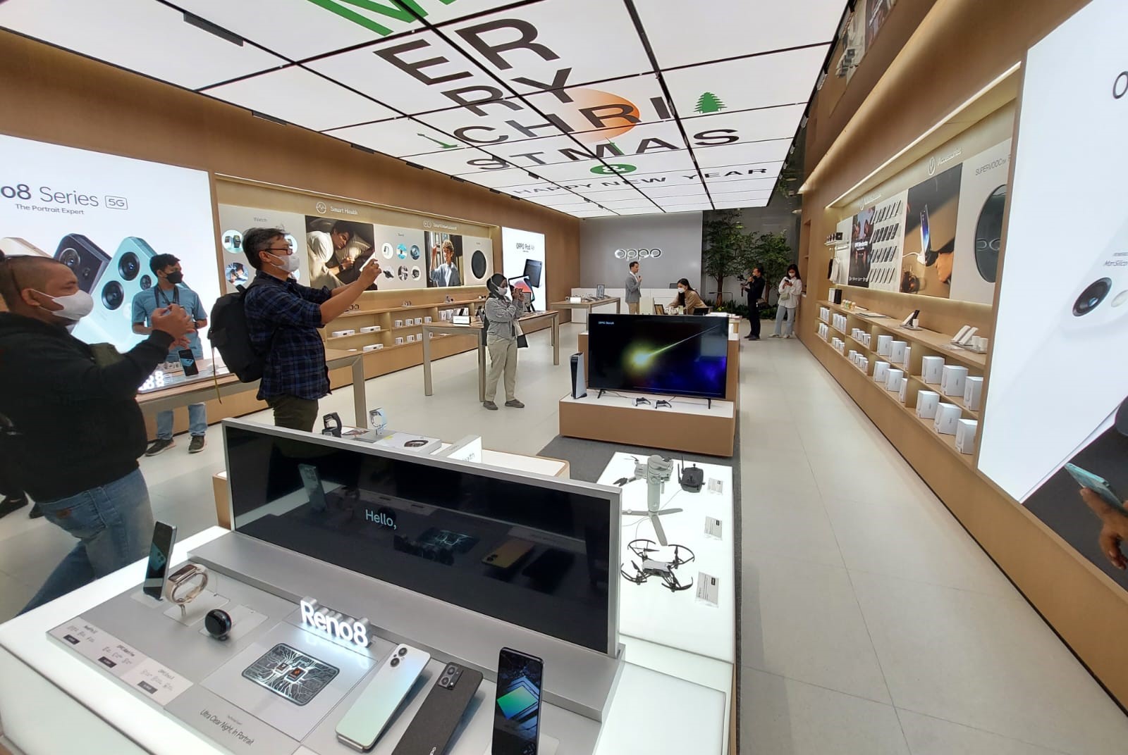 Oppo experience Store 5
