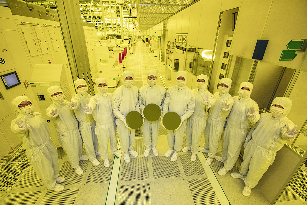 Samsung foundry's first production of 3 nm chips 1