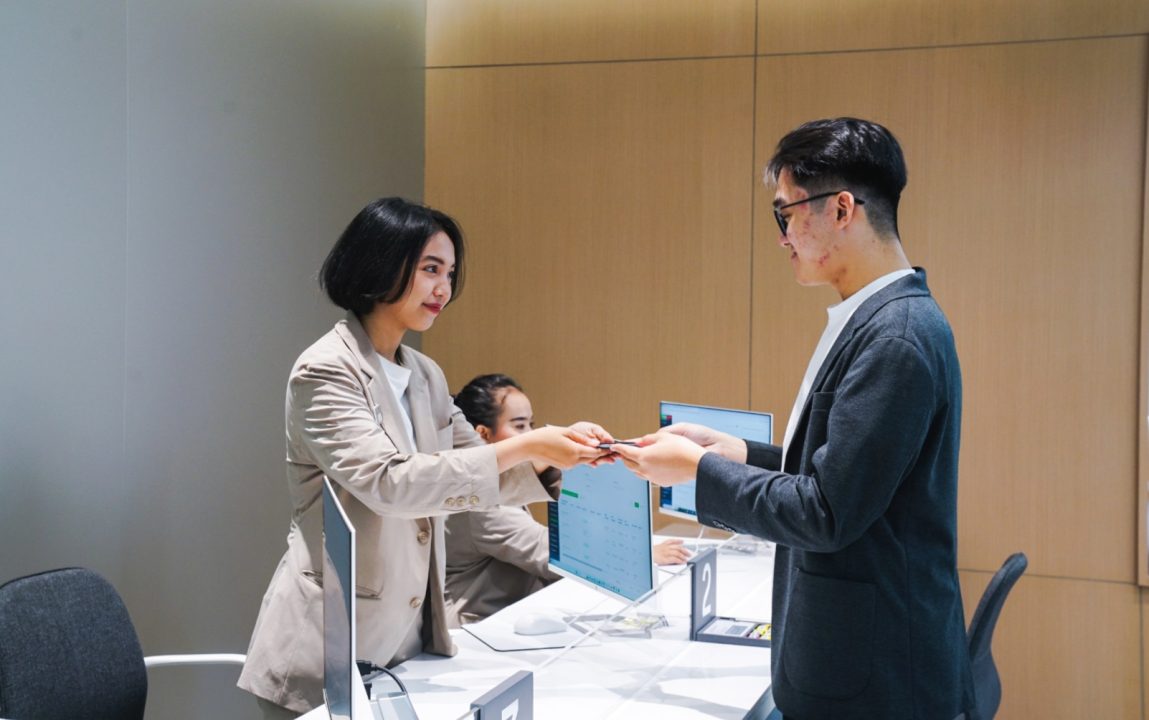 OPPO Experience & Service Store Resmi Hadir di Delipark, Medan 3 OPPO Experience Store