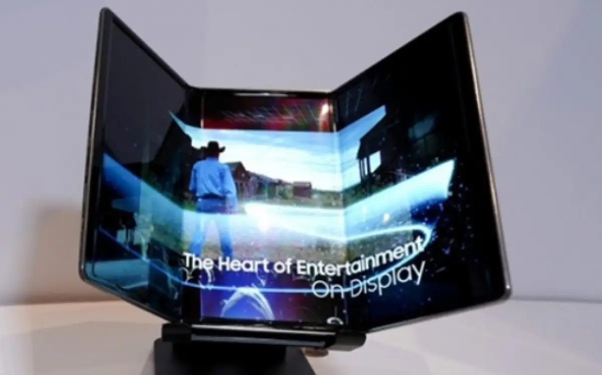 Samsung Tri-Fold Smartphone