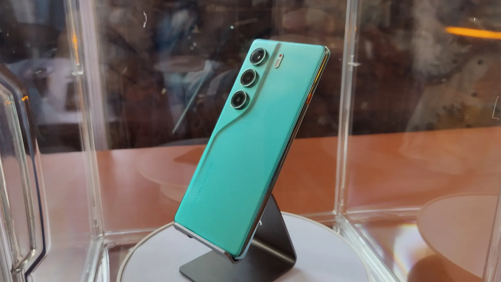 Tecno CAMON 40 Resmi Meluncur di Indonesia!