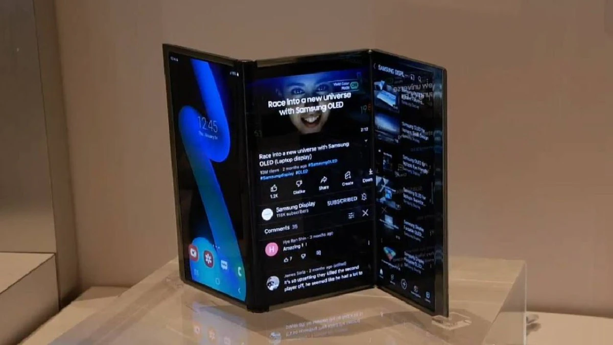 Samsung Smartphone TriFold