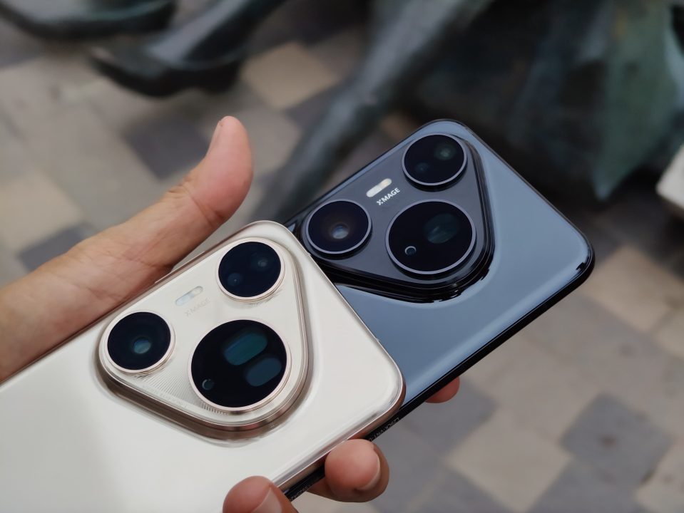 Hands-On Huawei Pura 80 Pro dan Pura 80 Ultra: Siap Masuk ke Indonesia! 3 Huawei Pura 80 Pro (Hitam) dan Huawei Pura 80 Ultra (Emas)