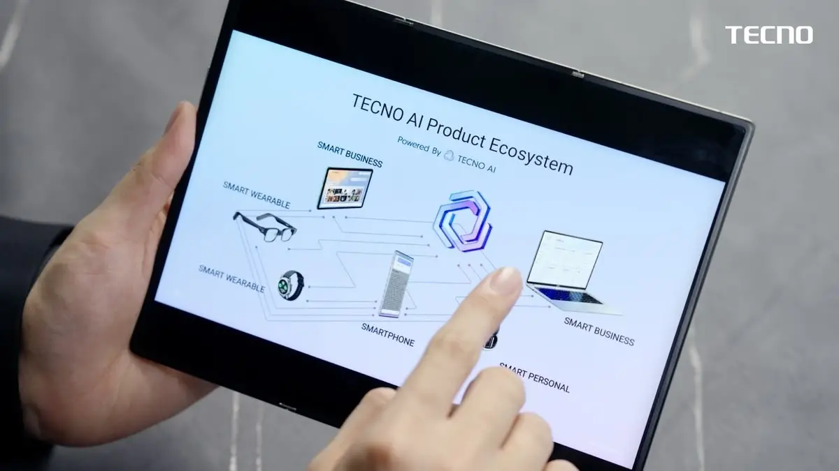 Smartphone TriFold Konsep Tecno Phantom Ultimate G Fold Resmi Diperkenalkan