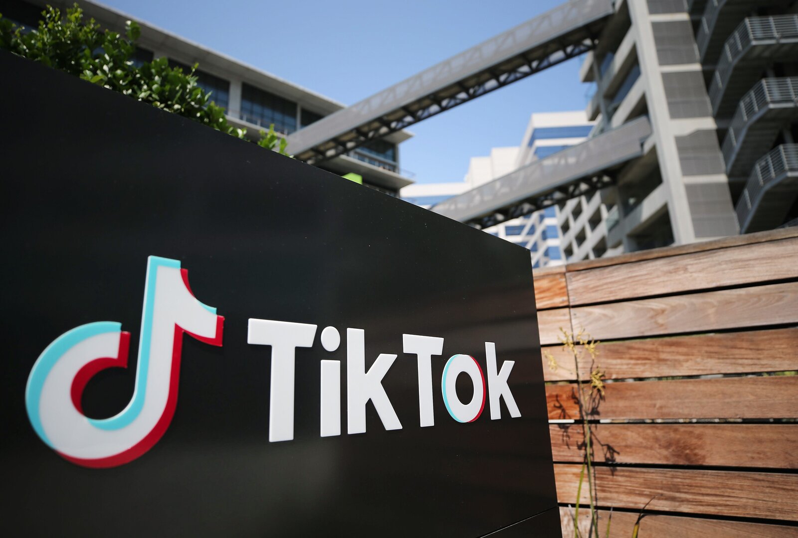 M2 TikTok versi AS