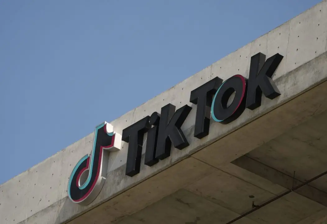 TikTok Moderator Konten diganti AI