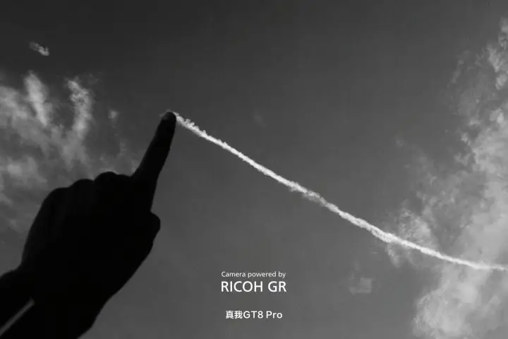 5 realme GT8 Pro x RICOH GR IV