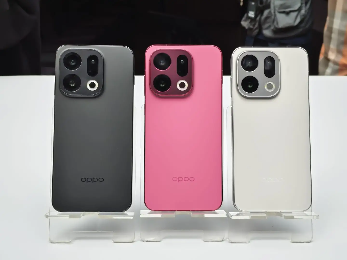 OPPO Find X9 Turut Diperkenalkan: Tiga Kamera Belakang 50 MP, Dimensity 9500, dan Baterai Besar