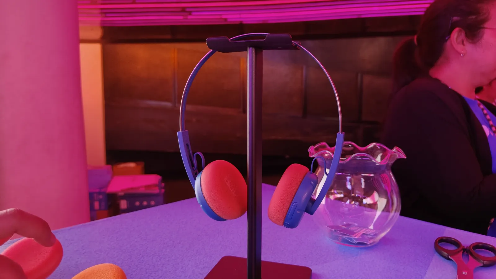 Philips TAH2000 “The Ringo” Rilis di Indonesia, Headphone Retro Jeroan Modern 3 Phillips TAH2000 The Ringo 3