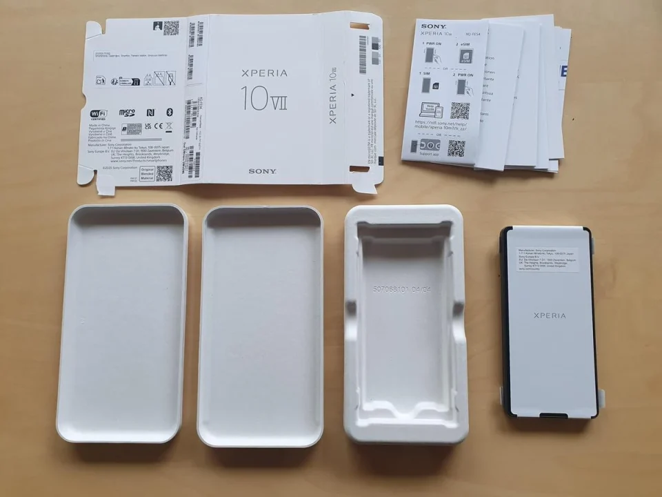 Kabel USB Bakal Ikut Hilang dari Paket Penjualan Smartphone?