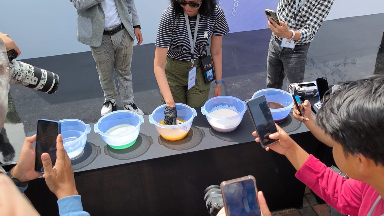 realme C85 Series Pecahkan Rekor Dunia untuk Uji Ketahanan Air Serentak
