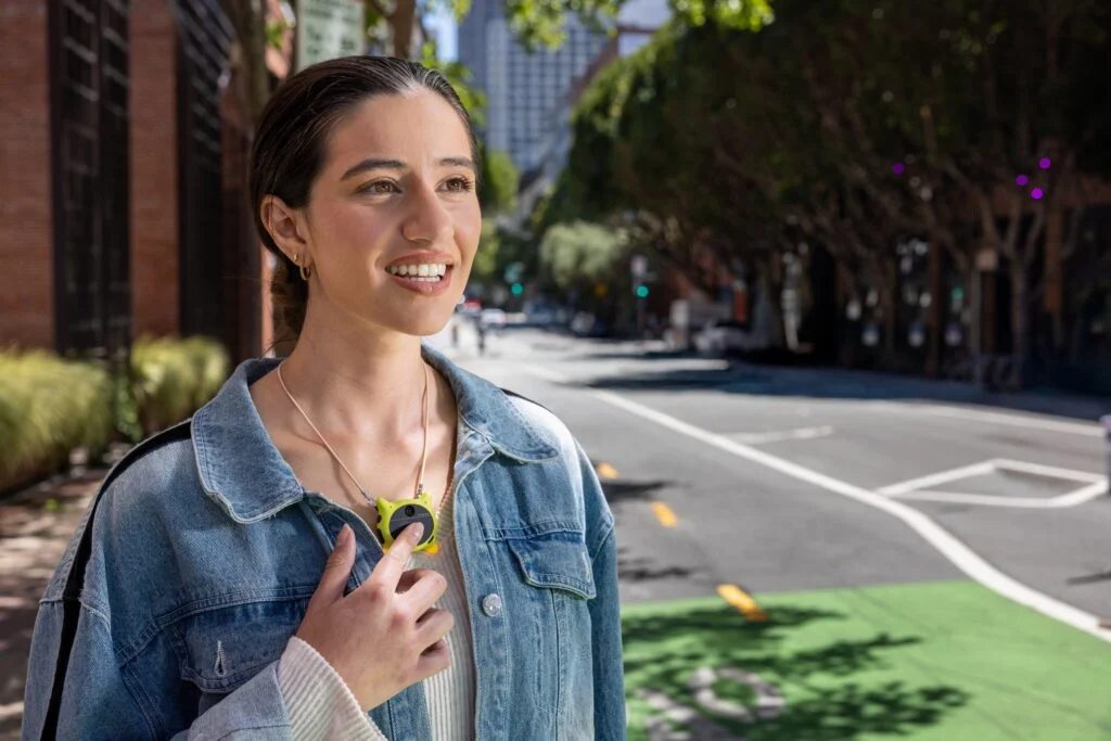 Looki L1: Wearable AI dengan Kamera 4K dan Fitur Vlog Otomatis