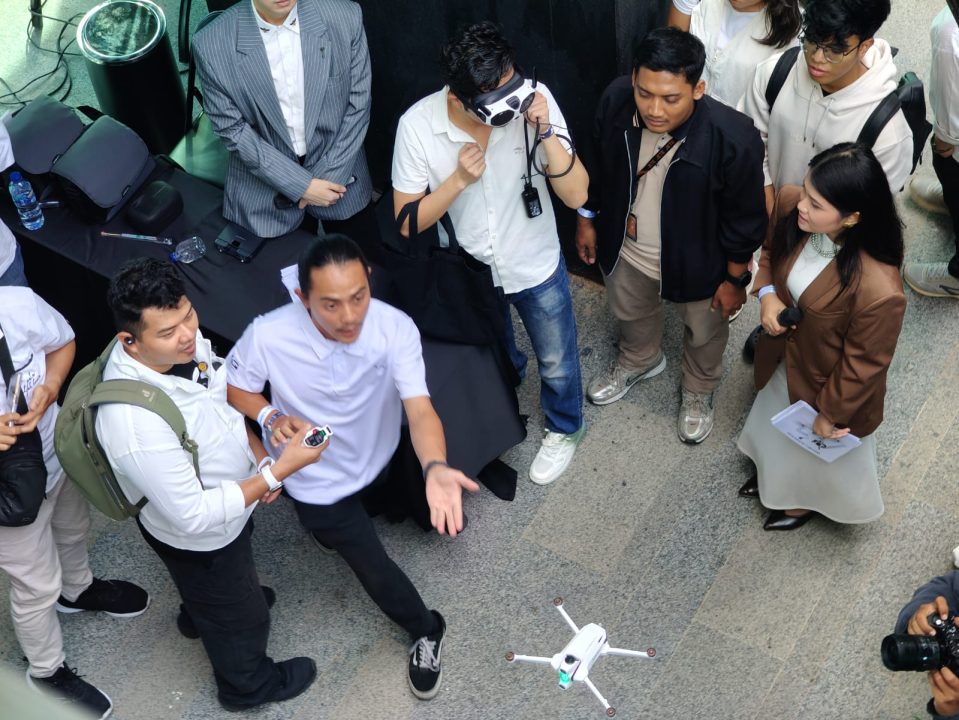 menjajal Drone Insta360 Antigravity A1 1