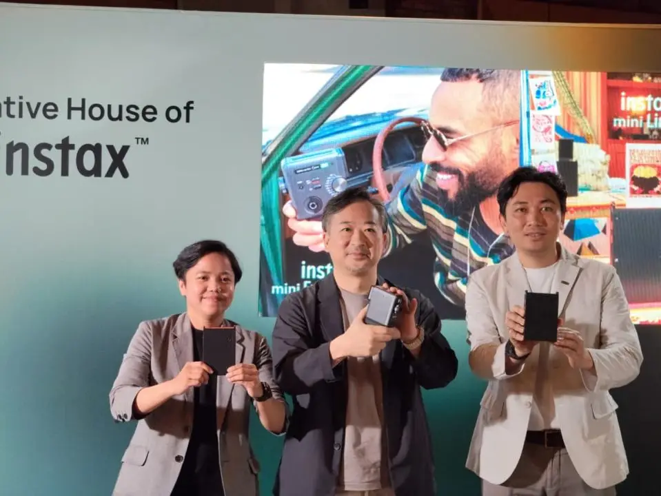 FUJIFILM instax mini Evo Cinema Hadir di Indonesia: Desain Retro, Tawarkan Visual Lintas Generasi