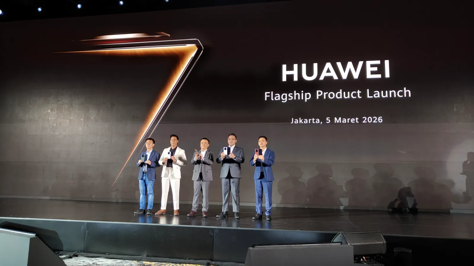 Huawei Mate X7 Resmi Hadir di Indonesia, Lebih Tipis dan Durable!