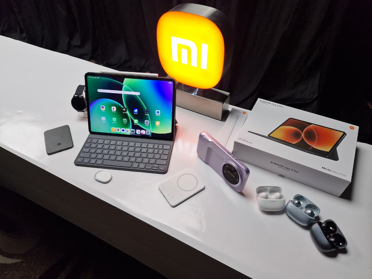 Rangkaian Aksesori Pintar Xiaomi: Xiaomi Watch 5, Xiaomi UltraThin Magnetic Power Bank 5000 15W, Xiaomi Tag, dan REDMI Buds 8 Pro 5 XIAOMI akssori pintar