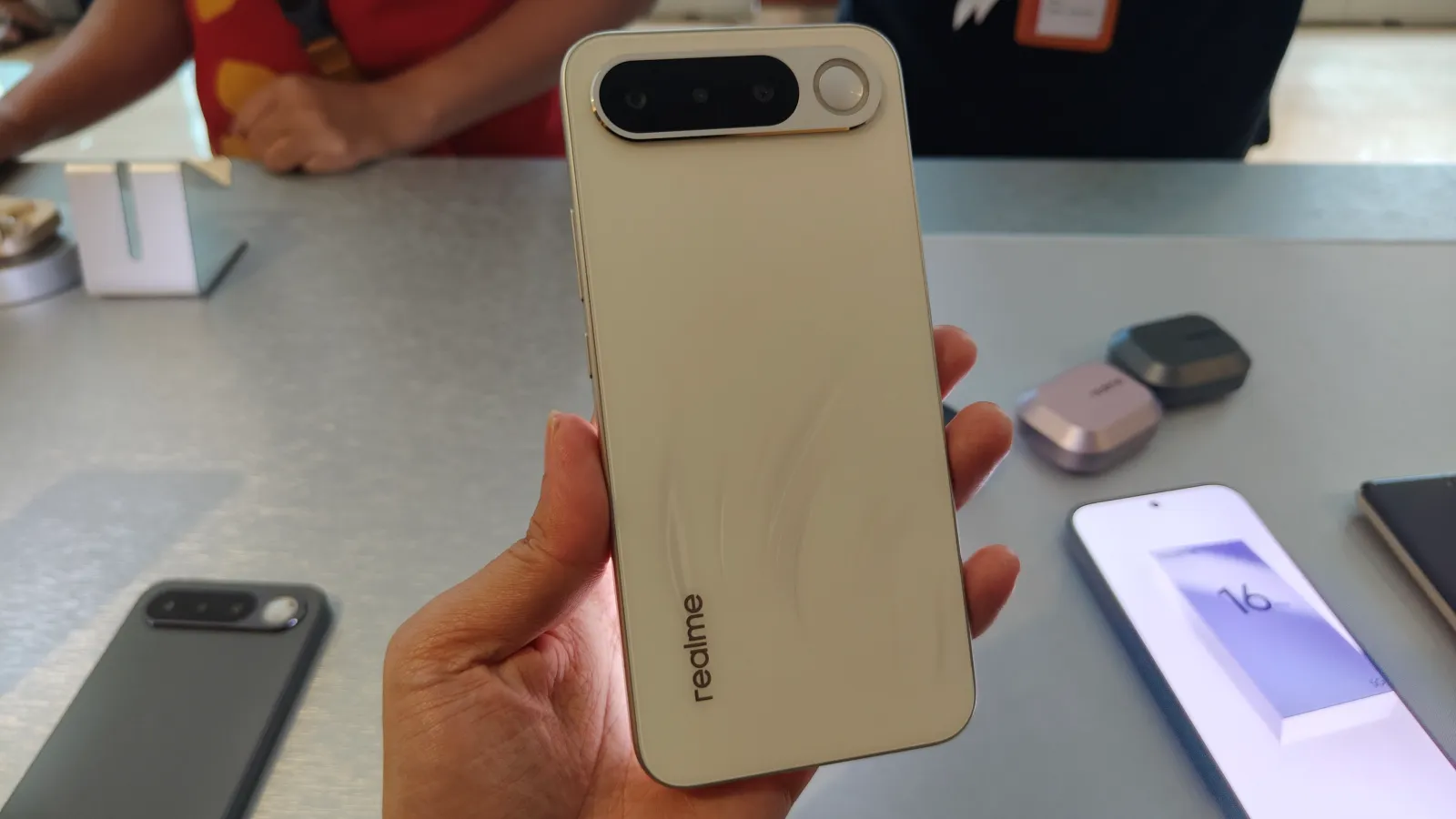 Realme 16 5G Resmi di Indonesia, Desain Ringkas dengan Baterai 7.000mAh!
