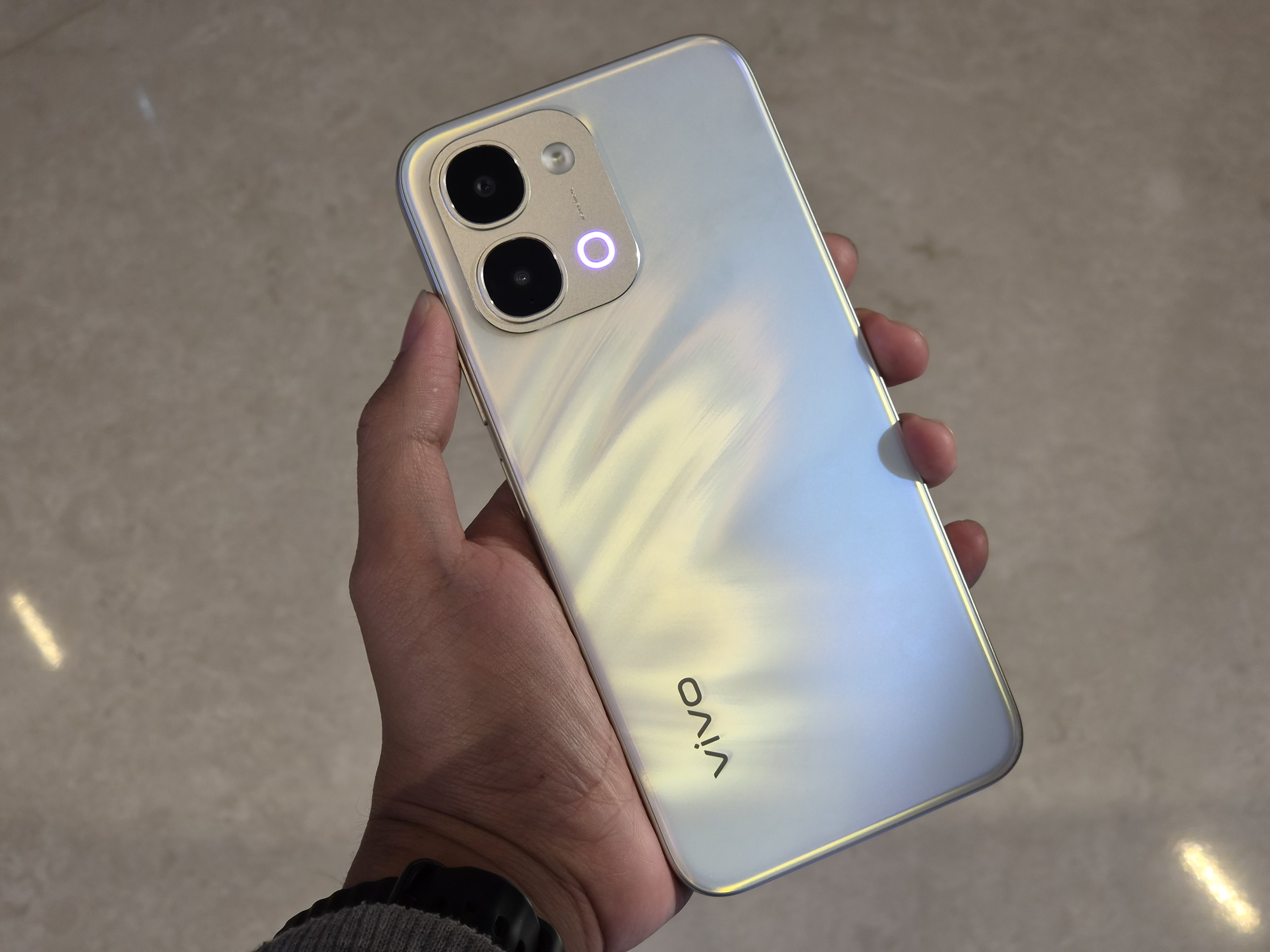 vivo Y31d Pro Resmi Dirilis, Unggulkan Baterai 7000 mAh, Bodi Tahan Air, dan Desain Elegan 3 vivo Y31d Pro - Putih Satin