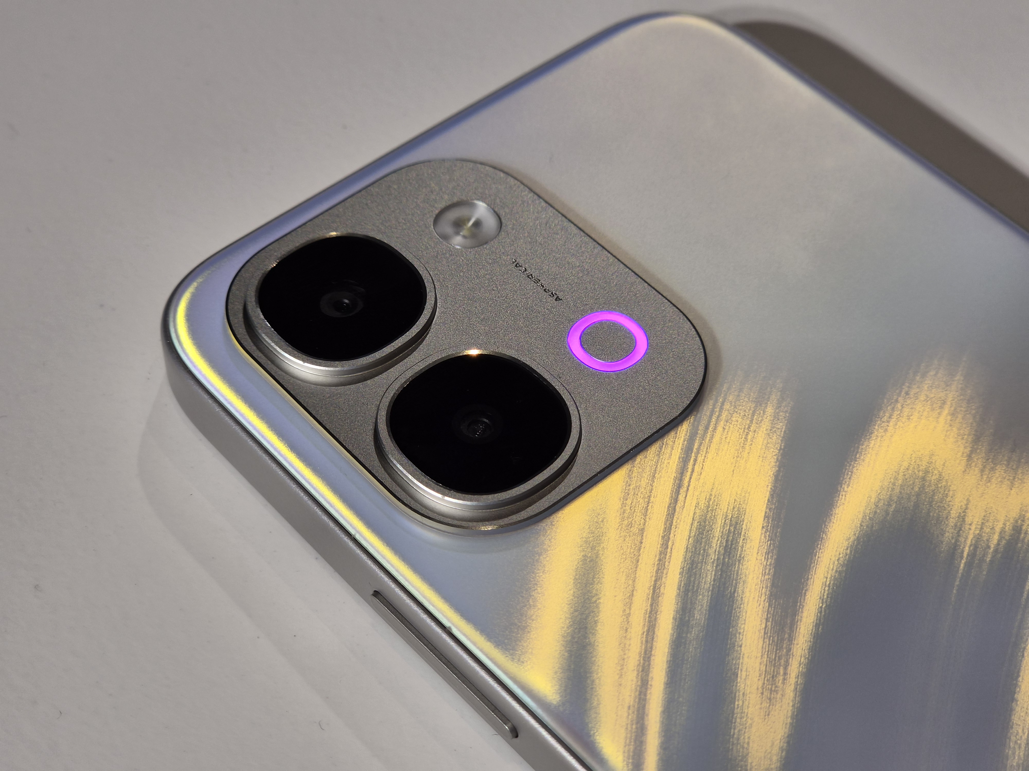 vivo Y31d Pro Resmi Dirilis, Unggulkan Baterai 7000 mAh, Bodi Tahan Air, dan Desain Elegan 4 vivo Y31d Pro - Dynamic Light