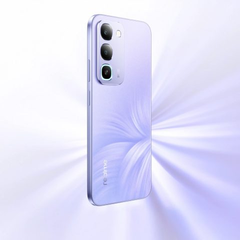 realme C100 4G Debut: Baterai Jumbo, Layar 120 Hz, dan Bodi Tahan Air 6 realme c100 4g purple