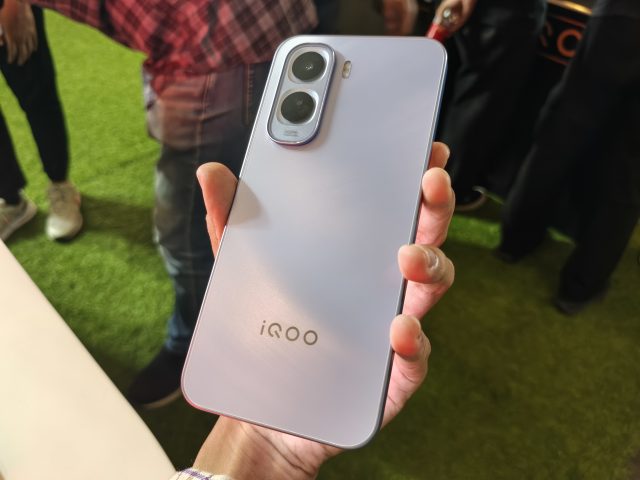 iQOO Z11