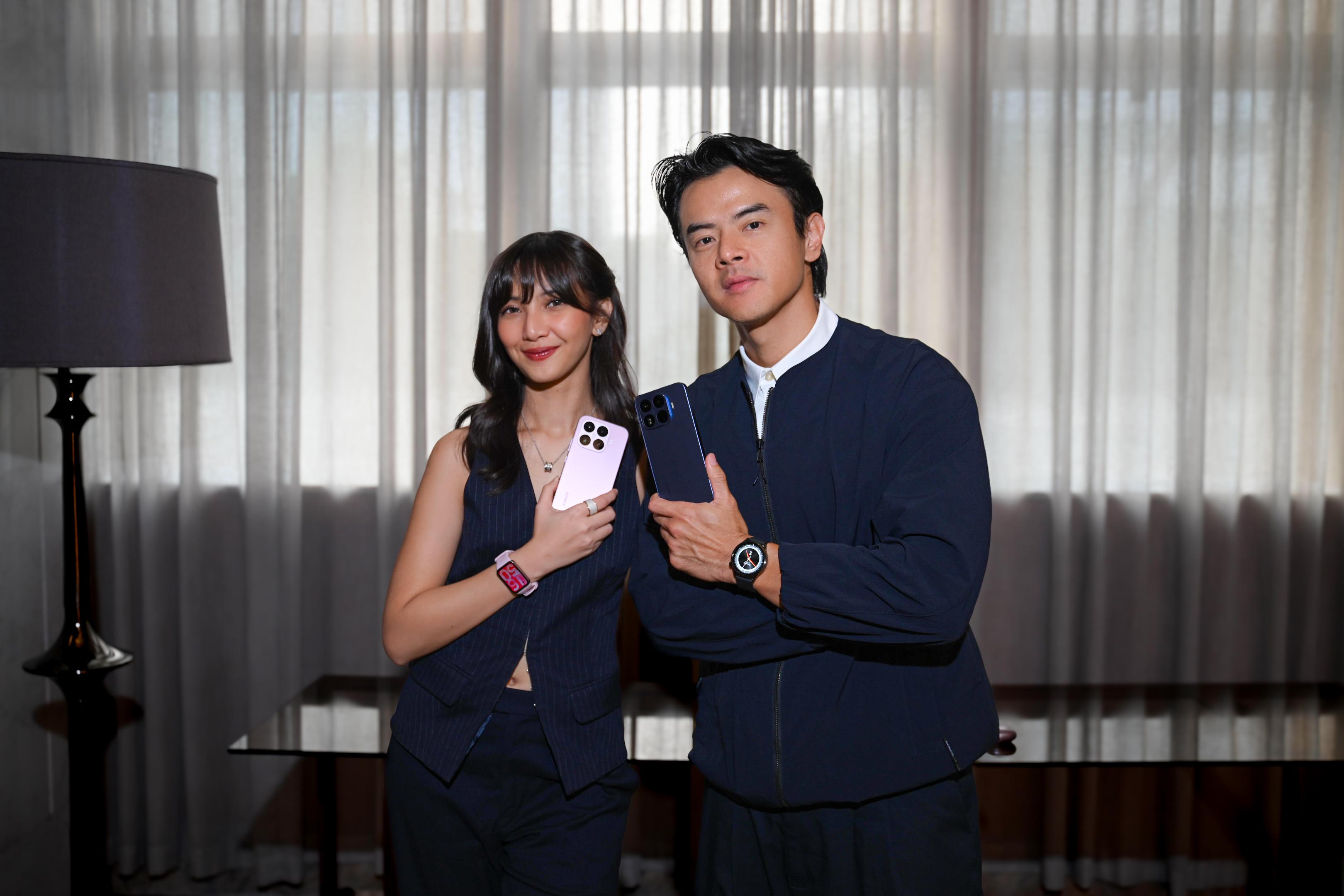 Sheila Dara & Dion Wiyoko Xiaomi Watch 5S, Smart Band 10 Pro, Buds 6