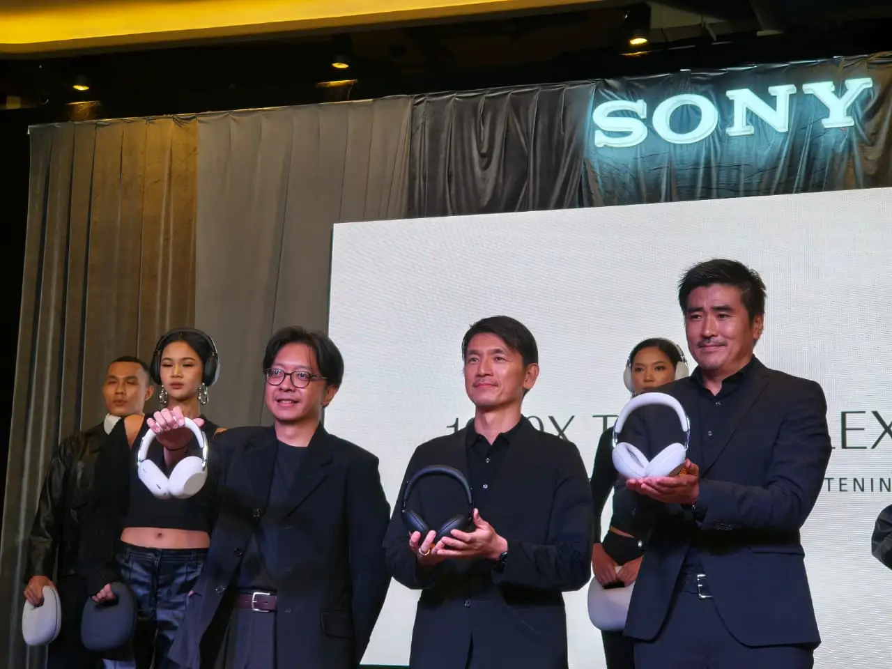 Rayakan 10 Tahun Seri 1000X, Sony Rilis 1000X THE COLLEXION, Harganya Segini! 5 Sony 1000X The Collexion (4)