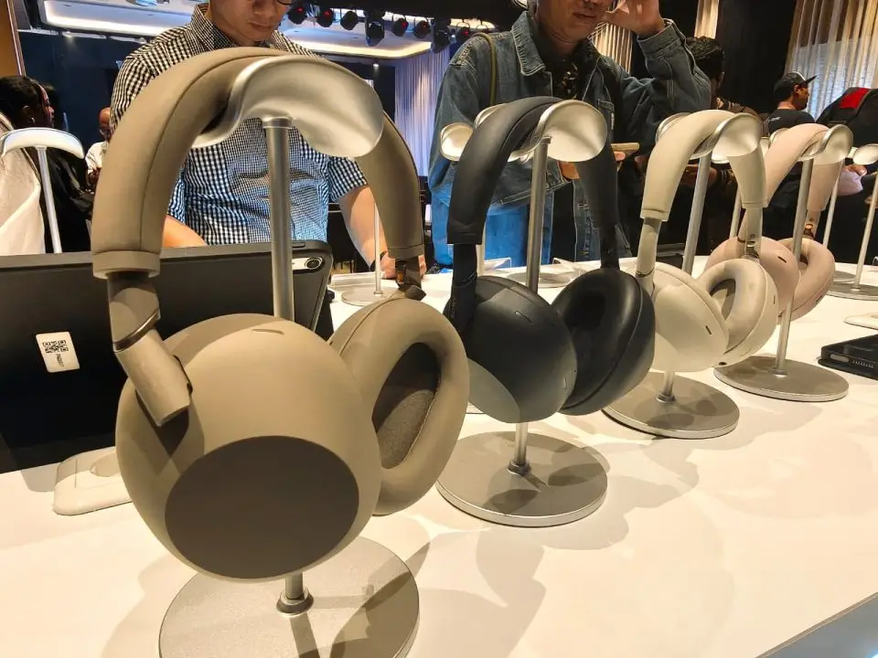 Sony Tambah Warna Baru WH-1000XM6, Kini Hadir dengan Opsi Sandstone