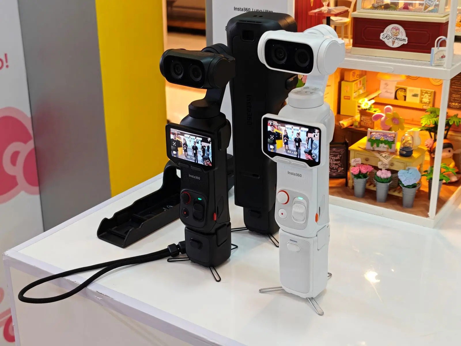 insta360 luna ultra colors